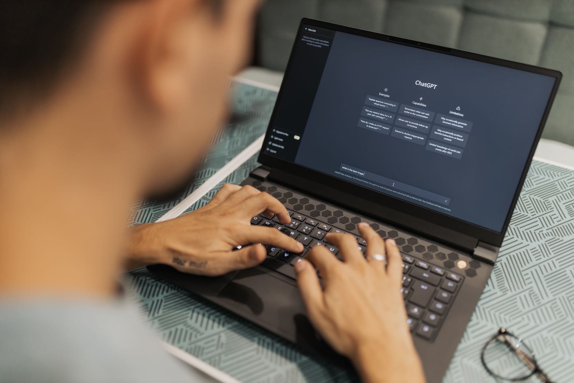 Grok 4.5 y la trampa del programador: usas IA pero no confías en su código